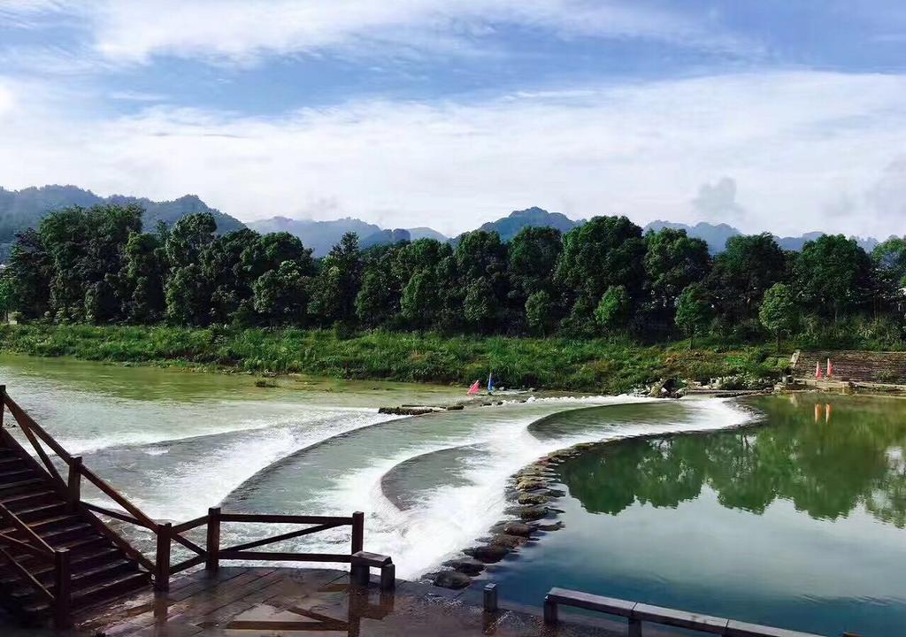 Zhangjiajie Yueranju Hostel エクステリア 写真